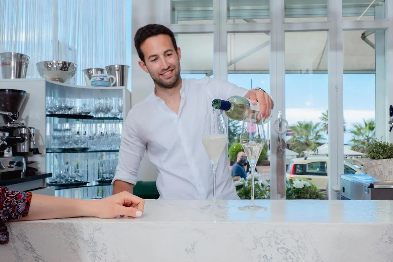 ***  Hotel Lungomare Cattolica Italien