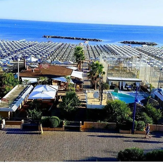 Hotel Lungomare Cattolica