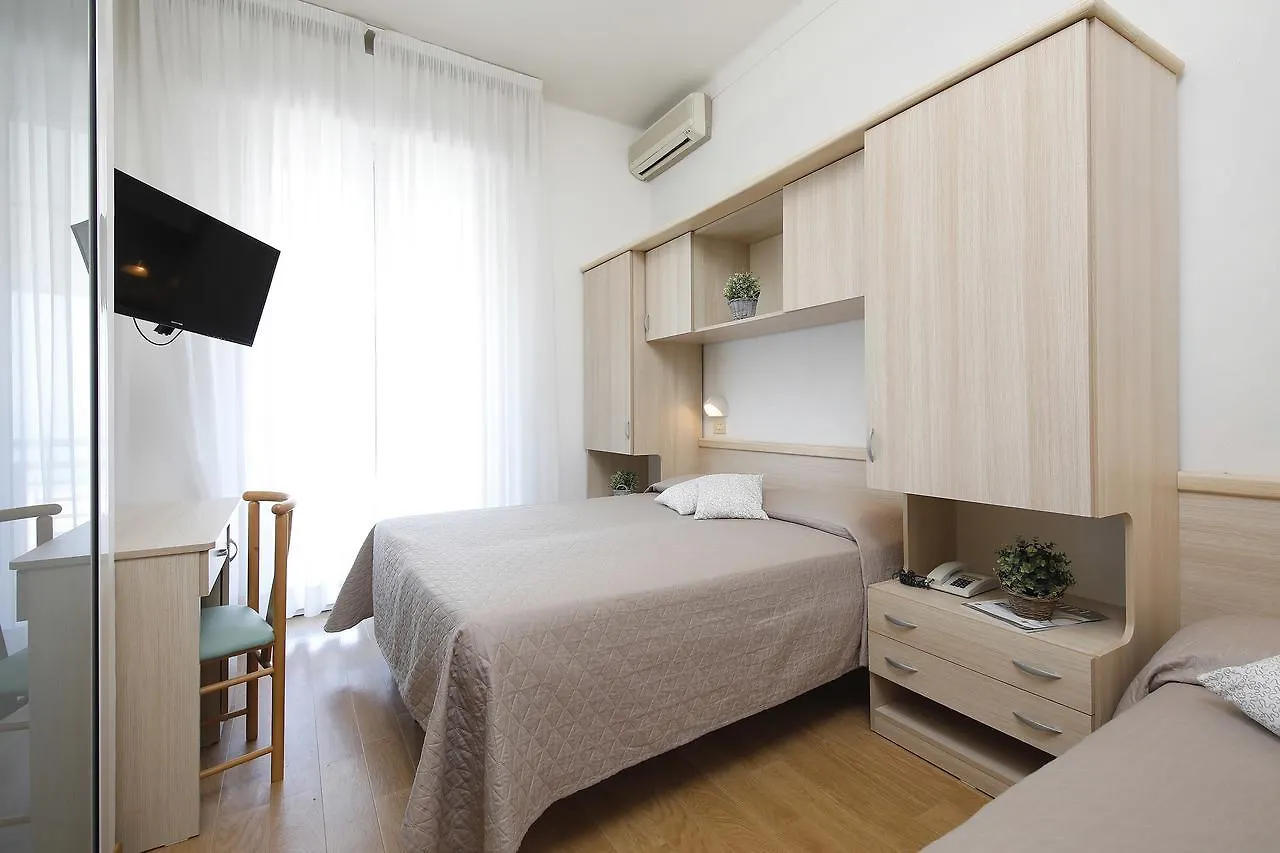 Hotel Lungomare Cattolica 3*,